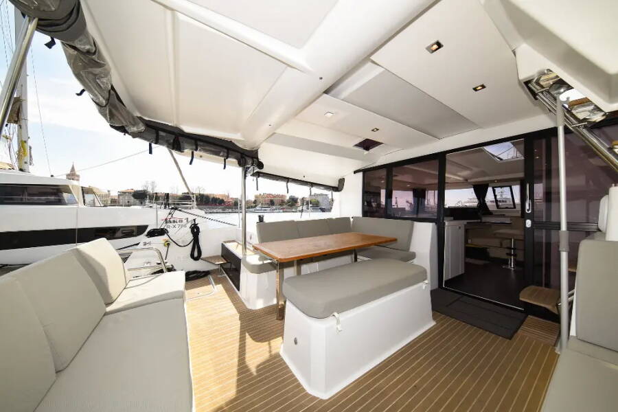 Fountaine Pajot Astrea 42 PRESTIGE