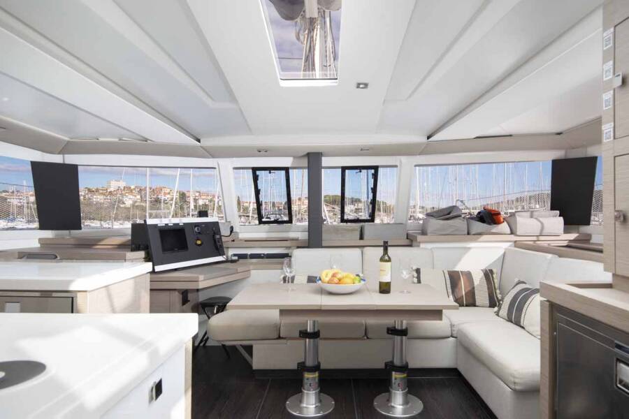 Fountaine Pajot Astrea 42 Follow the Sun