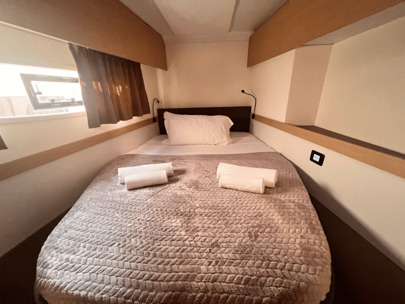 Fountaine Pajot Astrea 42 Bollinger