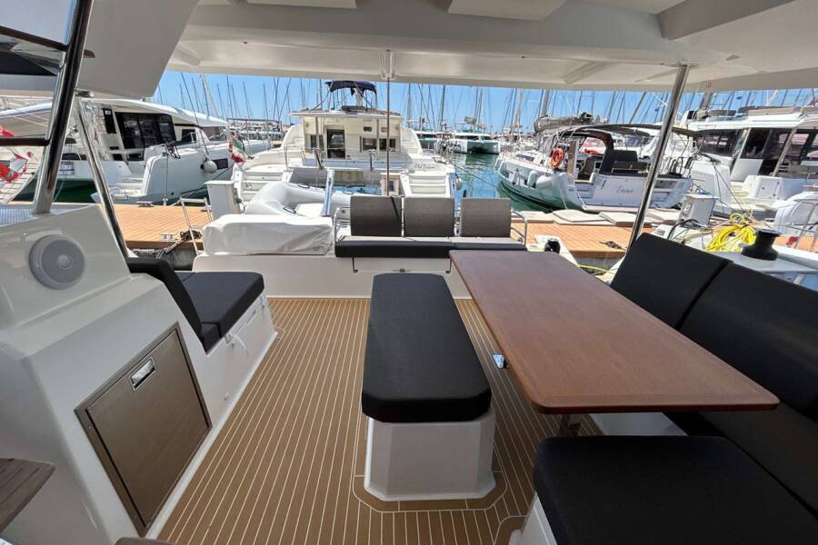 Fountaine Pajot Astrea 42 Deutz