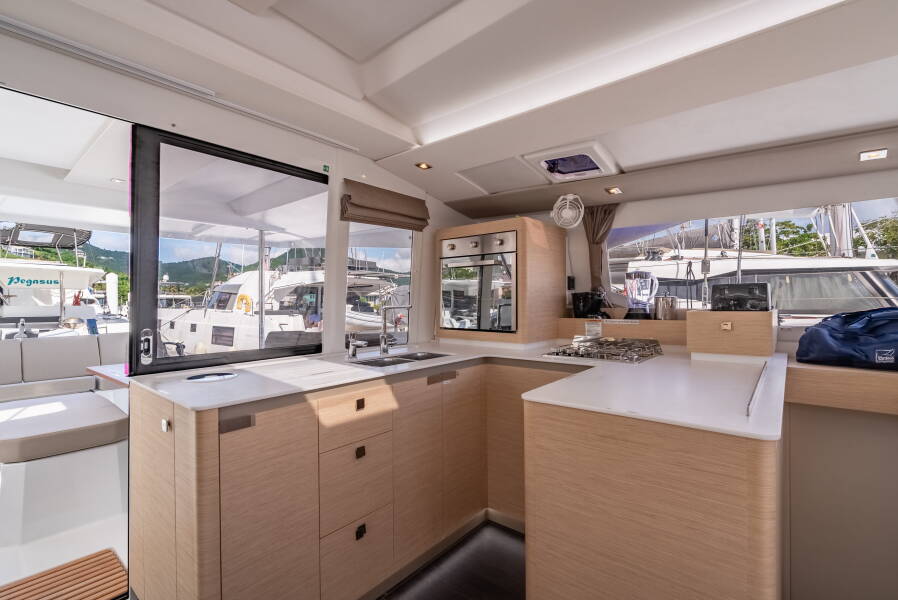 Fountaine Pajot Astrea 42 Rendezvous III