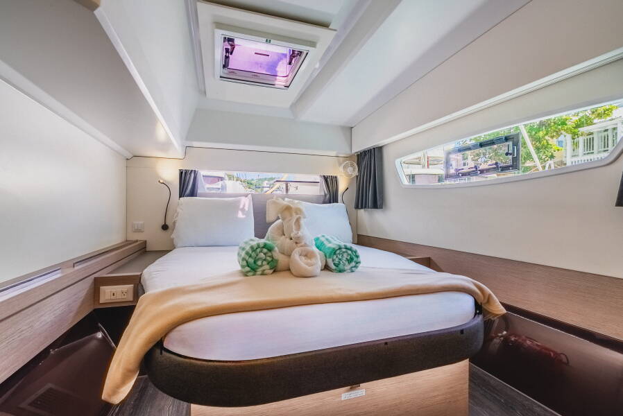 Fountaine Pajot Astrea 42 Pegasus