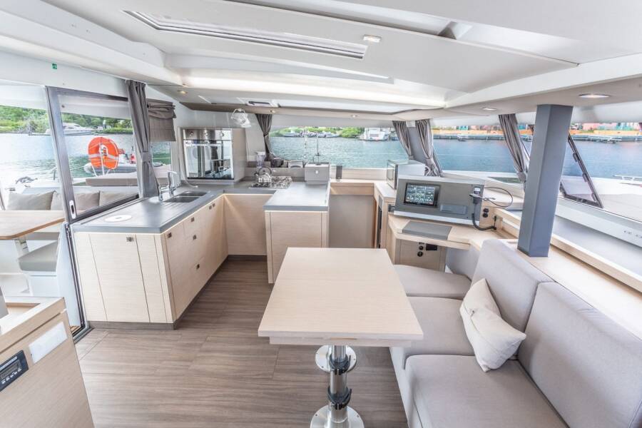 Fountaine Pajot Astrea 42 Brown Eyed Girl