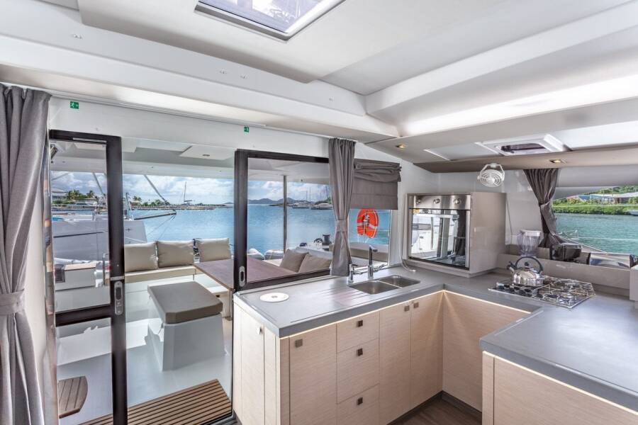 Fountaine Pajot Astrea 42 Brown Eyed Girl