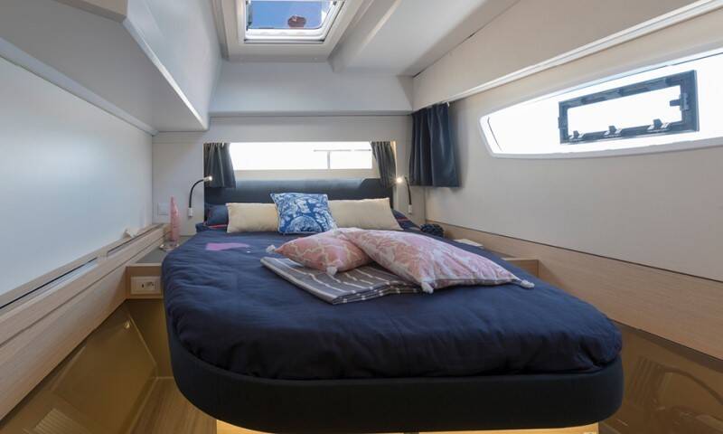 Fountaine Pajot Astrea 42 MILE HI L'ATTITUDES