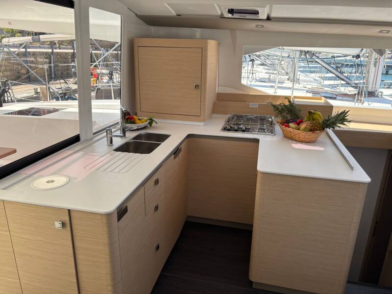 Fountaine Pajot Astrea 42 