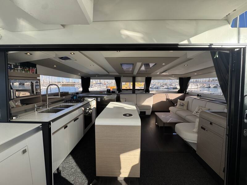 Fountaine Pajot Aura 51 Maeva