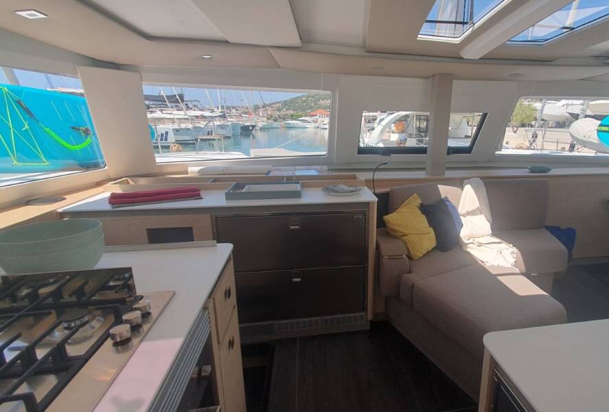 Fountaine Pajot Aura 51 Sunrise