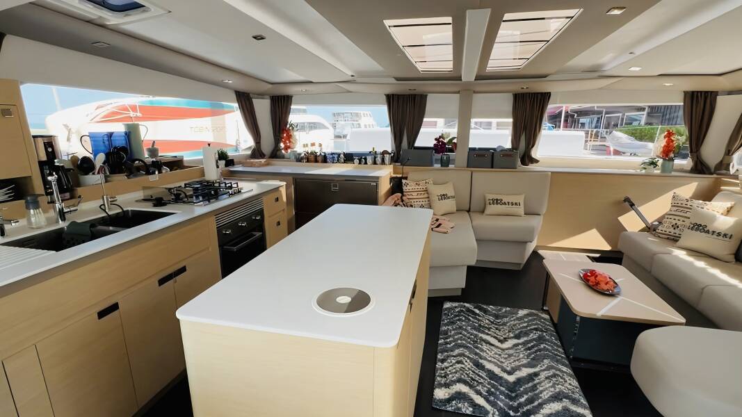 Fountaine Pajot Aura 51 The Big Leboatski