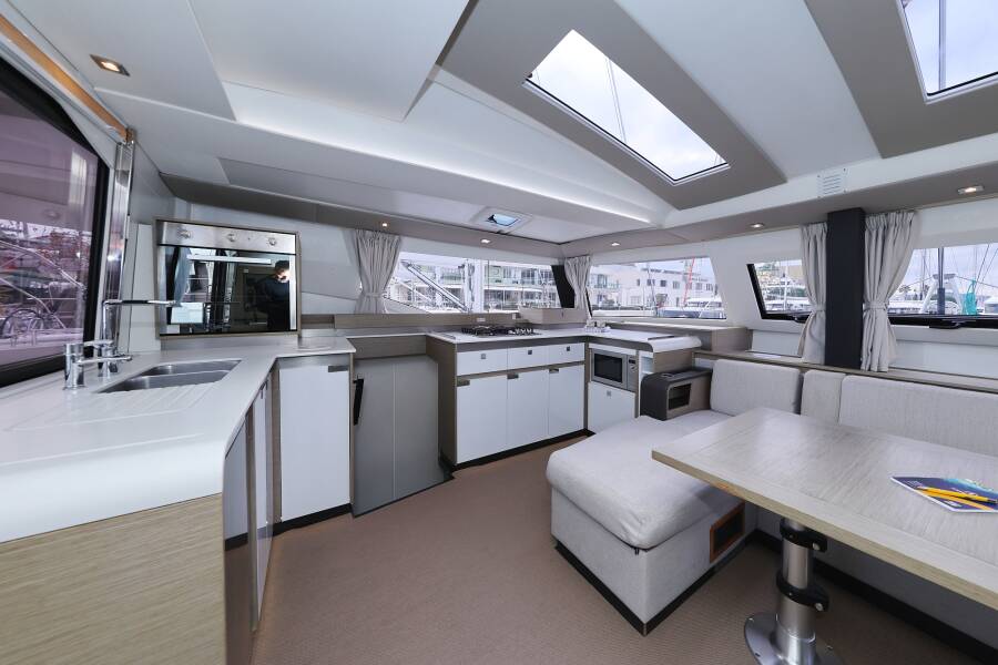 Fountaine Pajot Elba 45 Sun Office