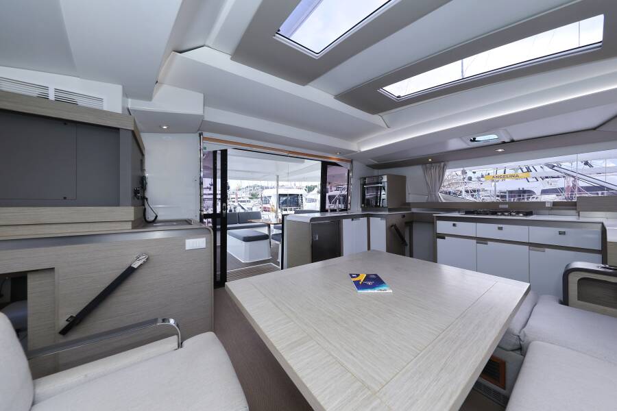 Fountaine Pajot Elba 45 Sun Office