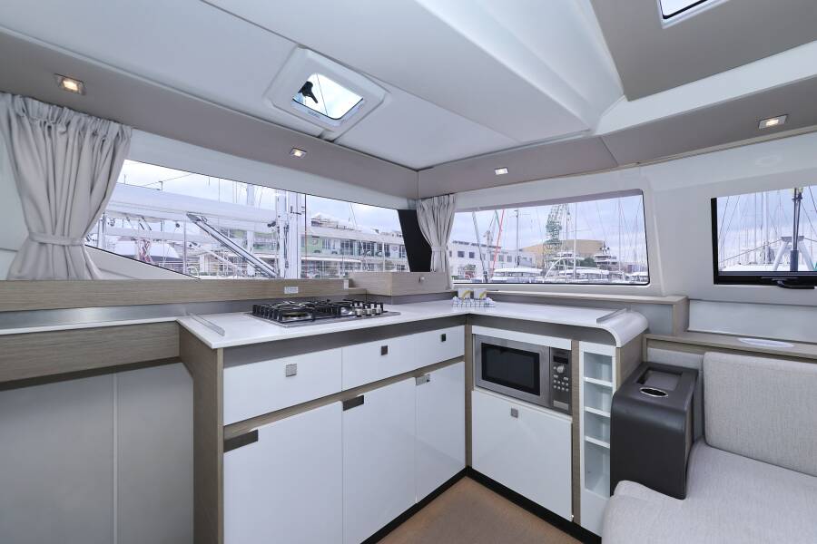 Fountaine Pajot Elba 45 Sun Office