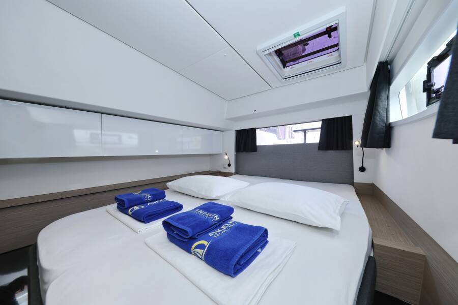 Fountaine Pajot Elba 45 Sun Office
