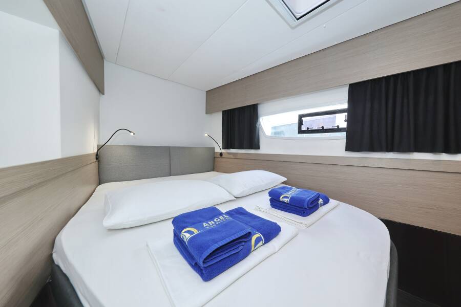 Fountaine Pajot Elba 45 Sun Office