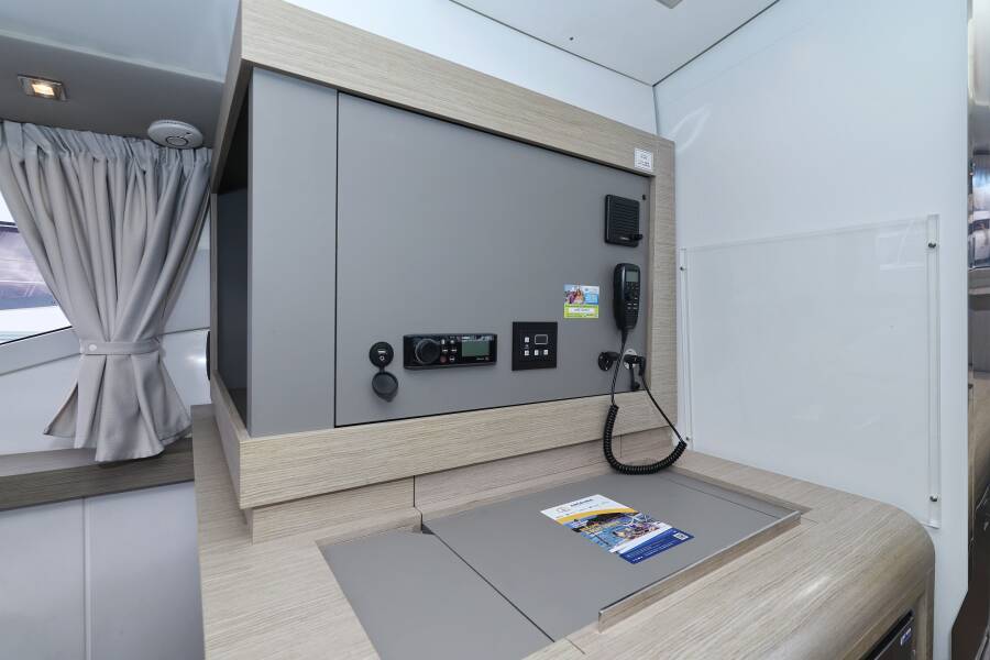 Fountaine Pajot Elba 45 Sun Office