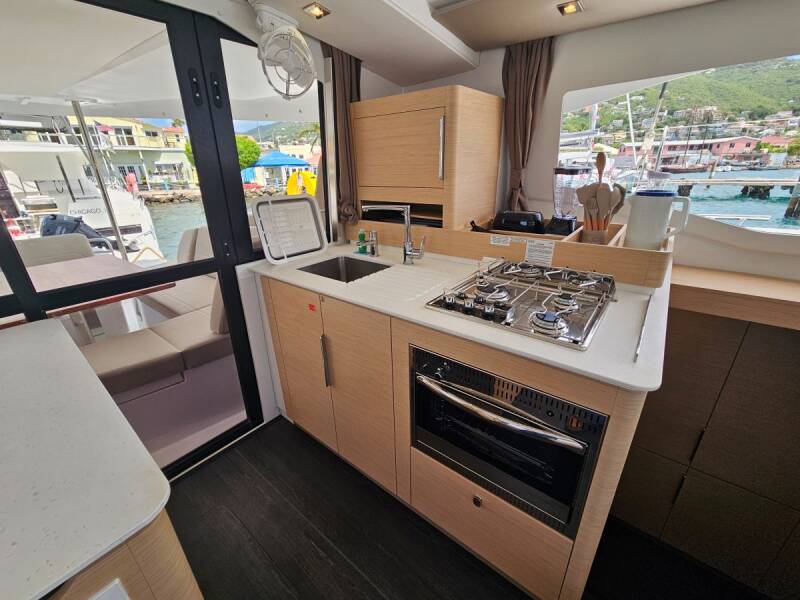 Fountaine Pajot FP 41 Maesto 3 Cost of Carey