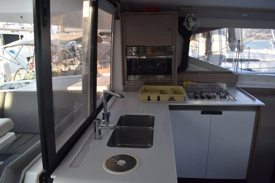 Fountaine Pajot Isla 40 SEA BREEZE 