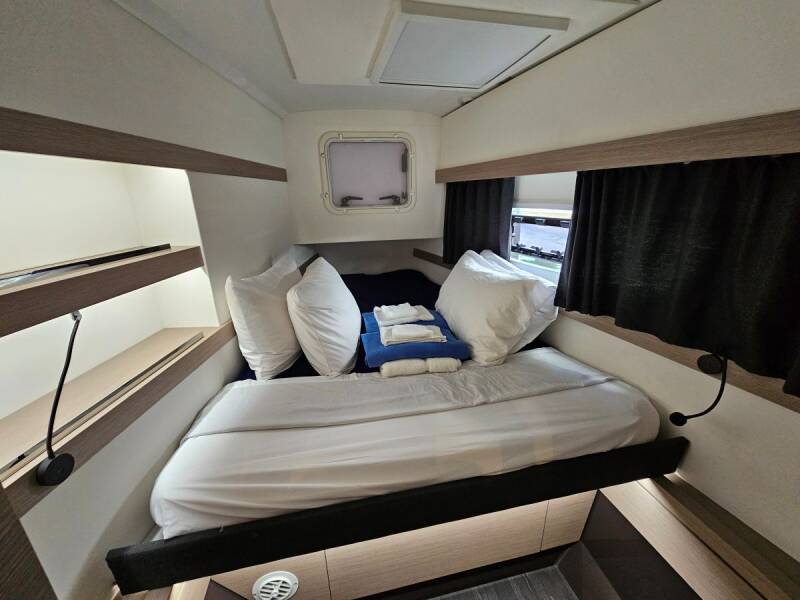 Fountaine Pajot Isla 40 Island Curtisea