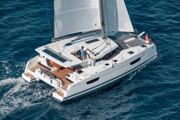 Fountaine Pajot Isla 40 First Step