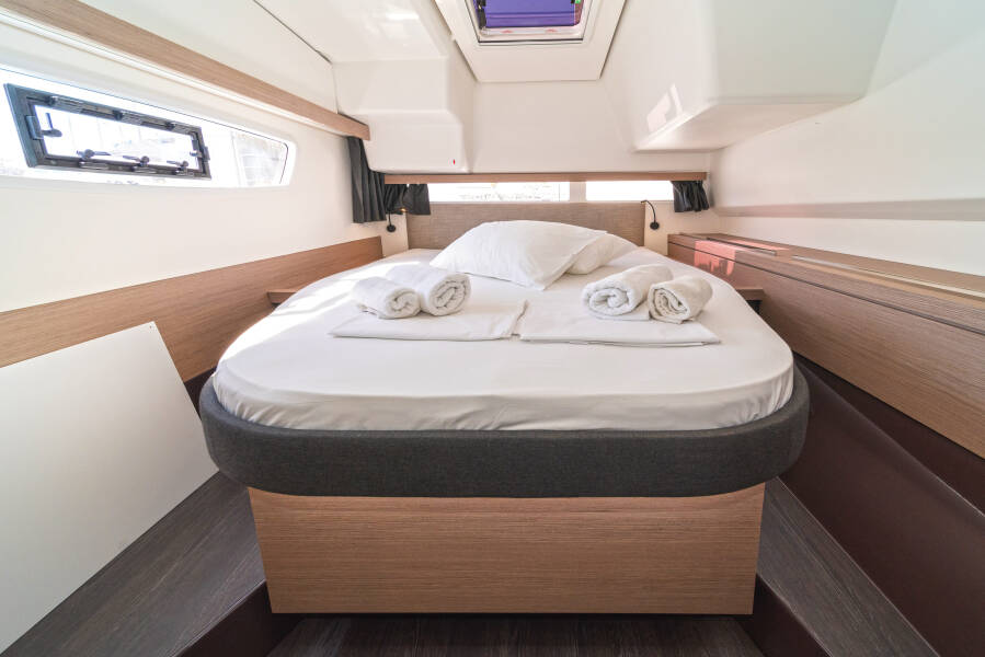 Fountaine Pajot Isla 40 First Step