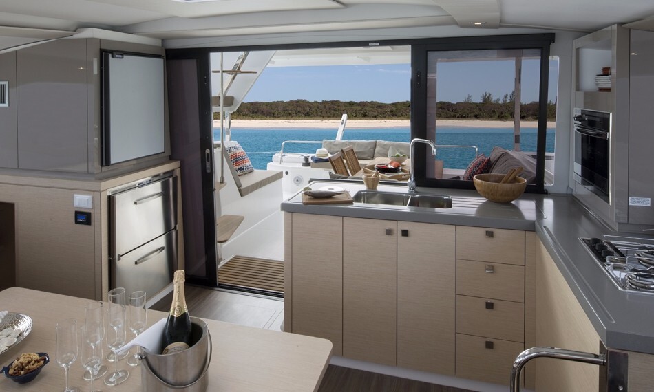 Fountaine Pajot Lucia 40 ELUCHIL 