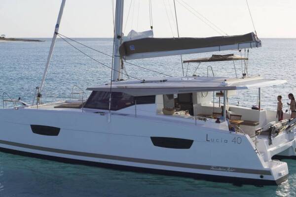 Fountaine Pajot Lucia 40 Brave Coquina