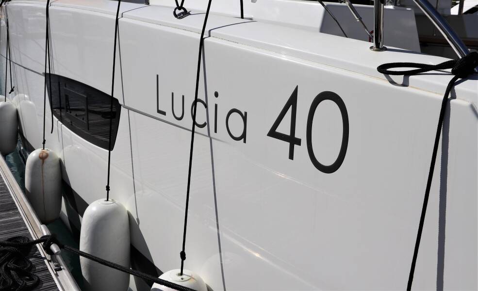 Fountaine Pajot Lucia 40 Lucinda