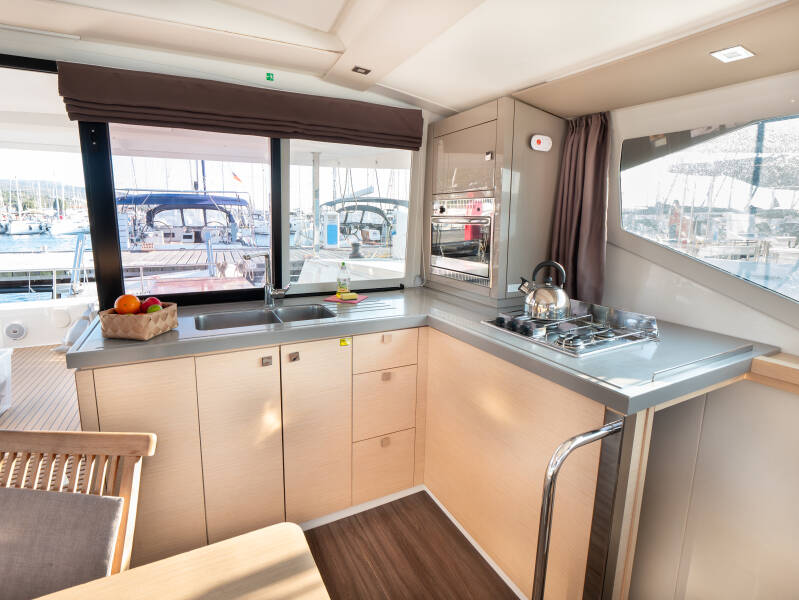 Fountaine Pajot Lucia 40 Luce