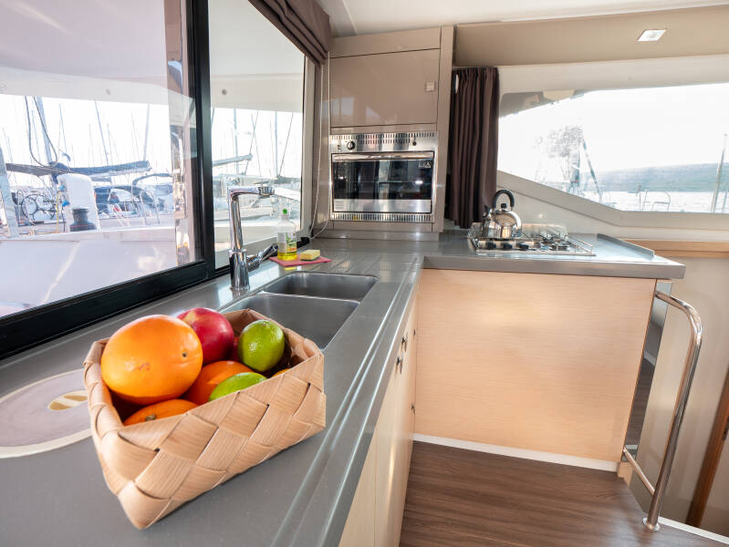 Fountaine Pajot Lucia 40 Luce