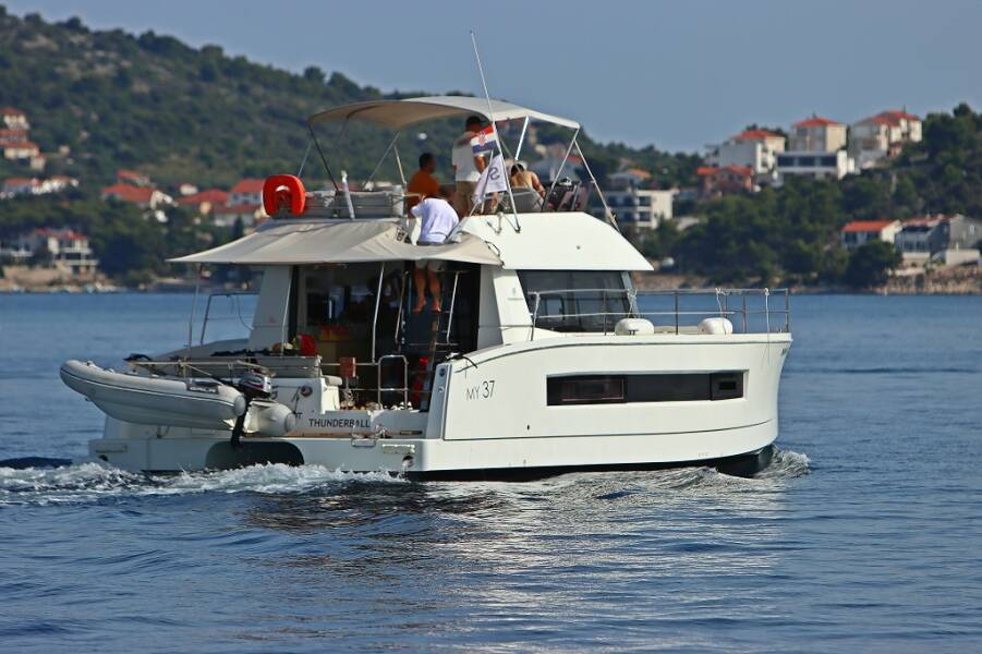 Fountaine Pajot MY 37 Thunderball