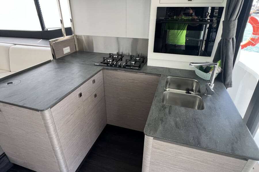 Fountaine Pajot MY6 Mamma Mia