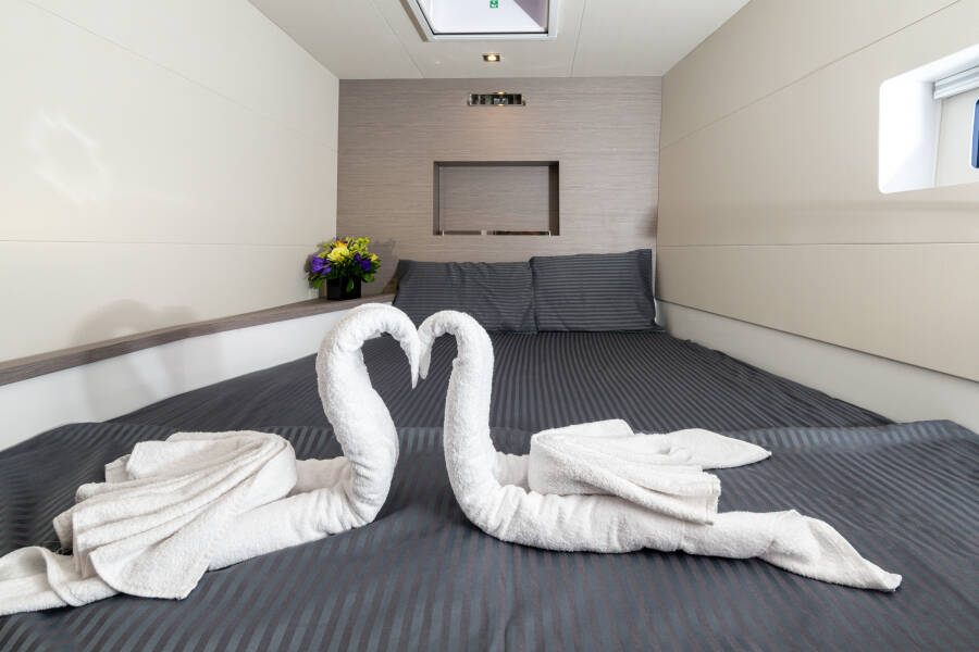 Fountaine Pajot MY6 Emy 6