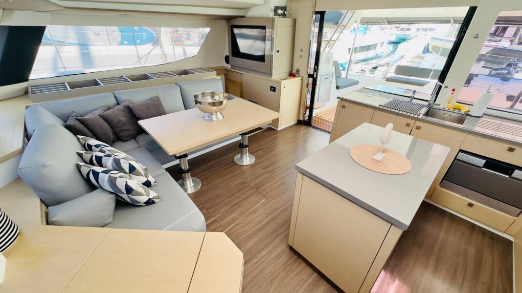 Fountaine Pajot Saba 50 Franco Nero