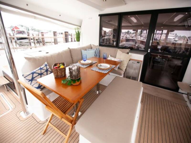 Fountaine Pajot Saona 47 Maestro Dark Star