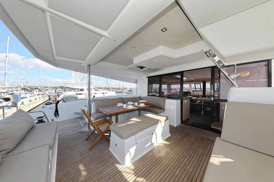 Fountaine Pajot Saona 47 Quintet Fee