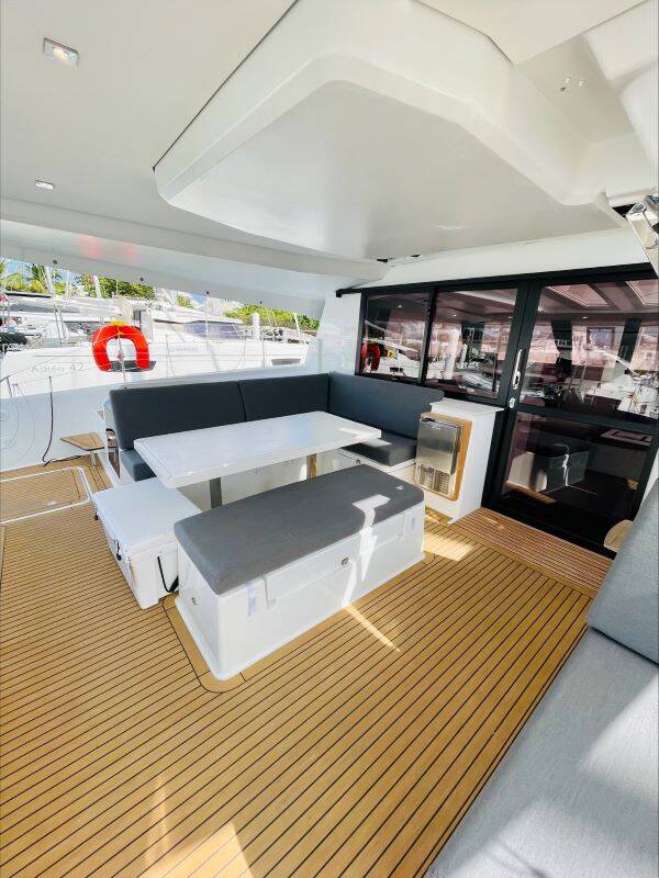 Fountaine Pajot Tanna 47 Feeling Knotty