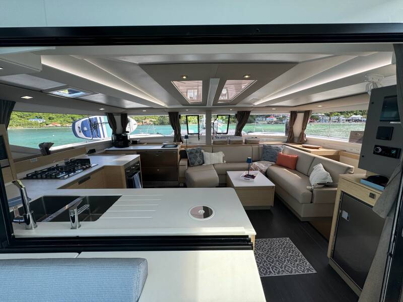 Fountaine Pajot Tanna 47 Feeling Knotty