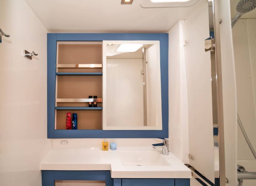 Fountaine Pajot Tanna 47 First Life