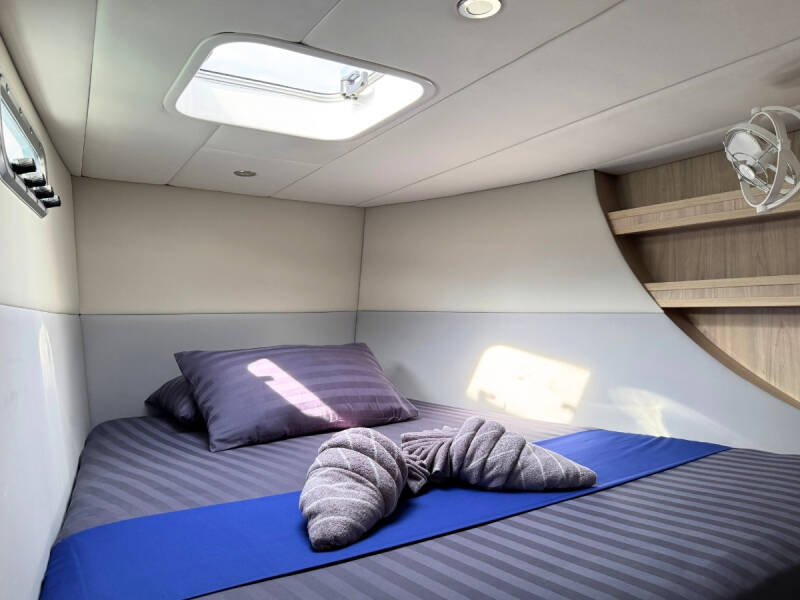 Island Spirit 410 Gauthai