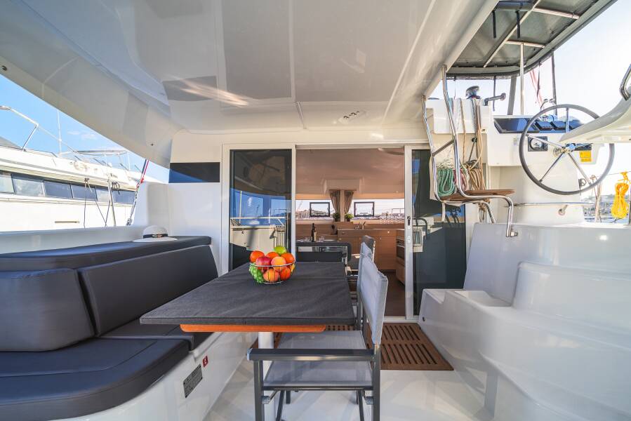 Lagoon 38 Alma Breeze