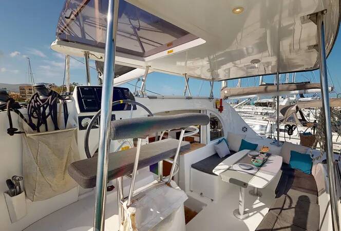 Lagoon 380 S2 Why Knot