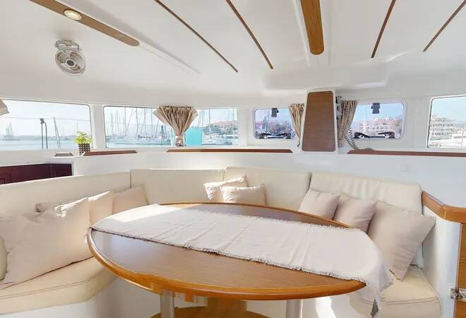 Lagoon 380 S2 Why Knot