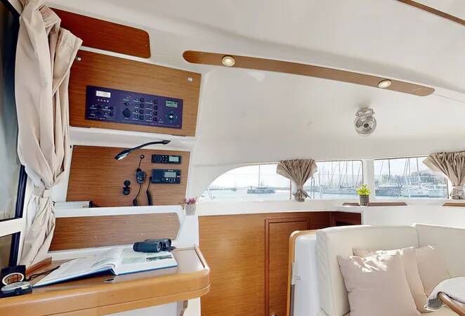 Lagoon 380 S2 Why Knot