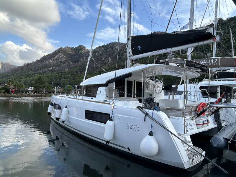 Lagoon 40 Sail Agena