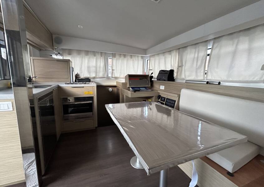 Lagoon 40 Sail Agena