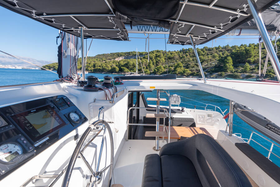 Lagoon 42 OW Find Us