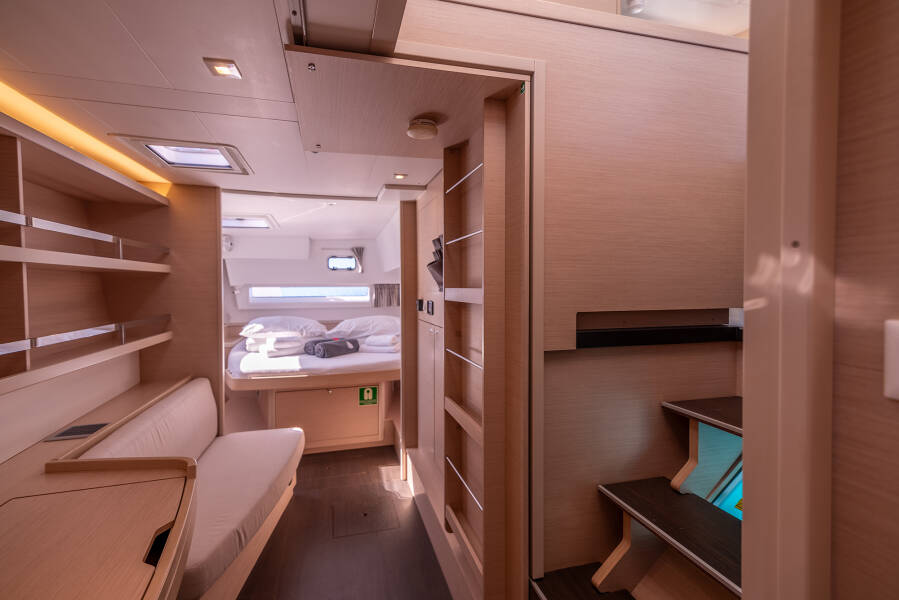 Lagoon 42 OW Find Us