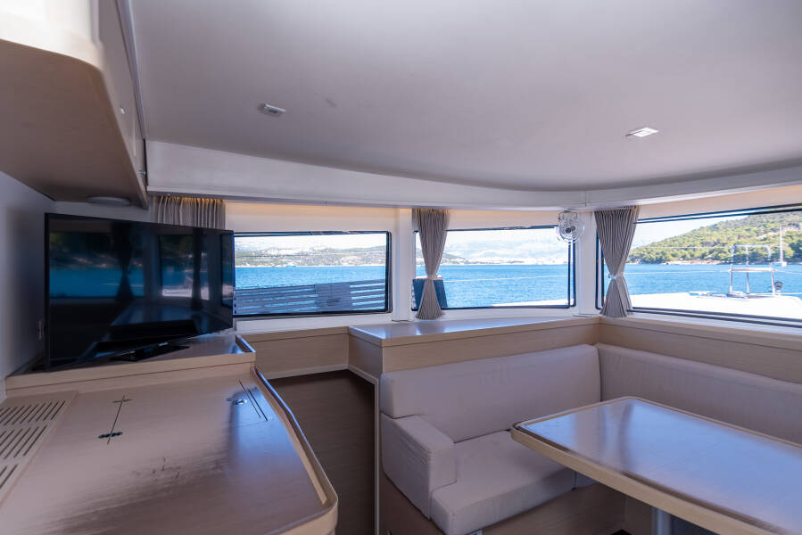 Lagoon 42 OW Find Us