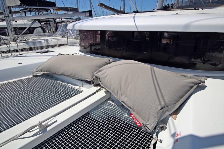 Lagoon 42 OW Sailing Breeze