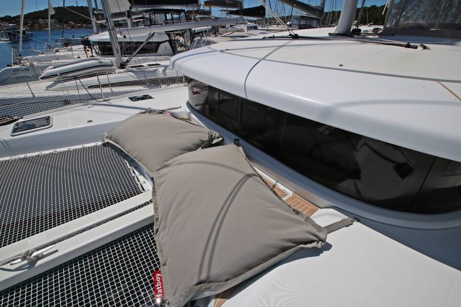Lagoon 42 OW Sailing Breeze